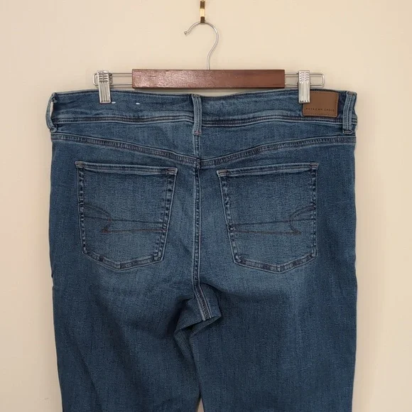 American Eagle Outfitters High Rise Blue Jeans - Picture 4 of 5